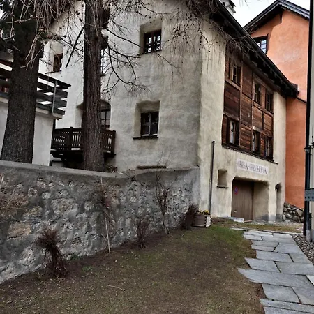 Chesa Grischuna - *
