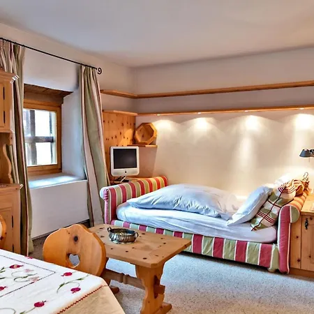 Apartment Chesa Grischuna -