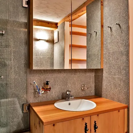 Chesa Grischuna - * Madulain