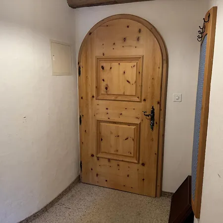 Apartment Chesa Grischuna 4Pax - Madulain *