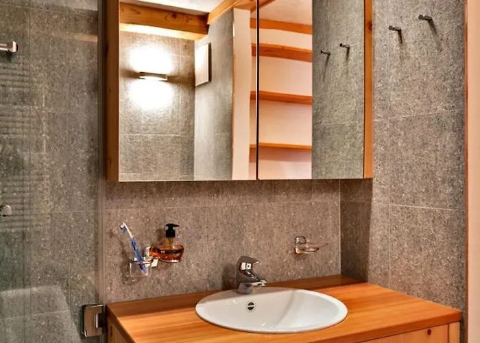 Chesa Grischuna - * Madulain