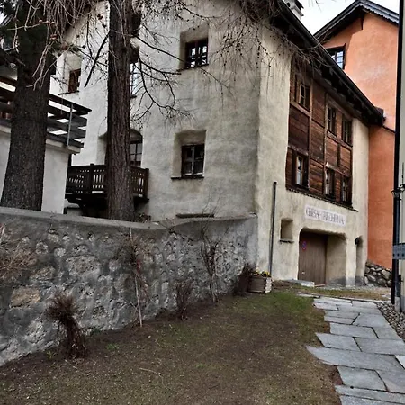 Apartment Chesa Grischuna 4Pax - Madulain *